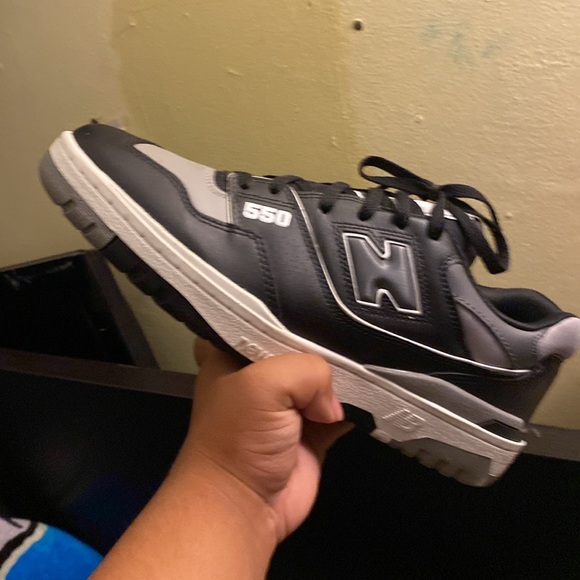 New Balance 550 | Black, grey, and white | size 11.5 - Picture 3 of 5
